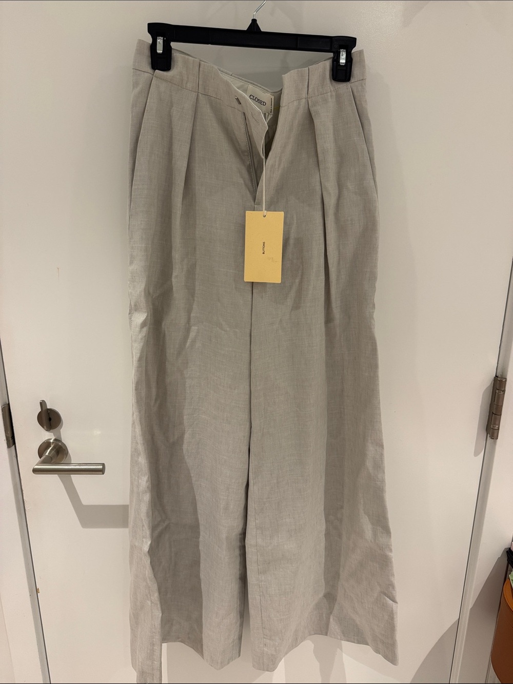 Closed Light Beige Wide-Leg Chinos